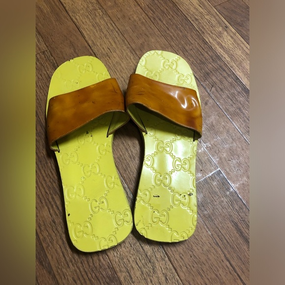 Gocci Monogram yellow patent Leather -Slide Sandals size 8 - Picture 1 of 6